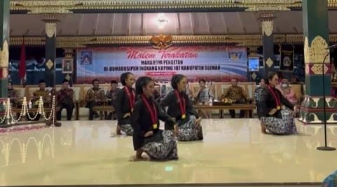 Malam Tirakatan Dalam Rangka Peringatan Hari Jadi ke-107 Kabupaten Sleman Malam Tirakatan Dalam Rangka Peringatan Hari Jadi ke-107 Kabupaten Sleman