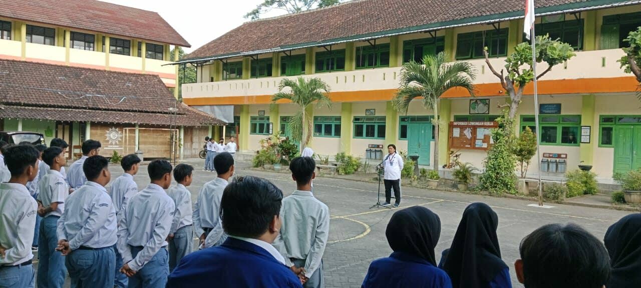 BNNK Sleman Ajak Pelajar SMK Muhammadiyah 1 Tempel Wujudkan Sekolah BERSINAR BNNk Sleman Ajak Pelajar SMK Muhammadiyah 1 Tempel Wujudkan Sekolah BERSINAR