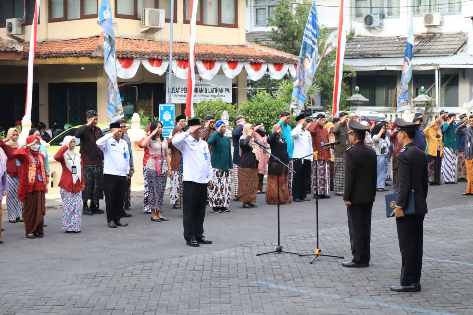 BNNK Sleman Mengikuti Upacara Bendera Peringatan HUT ke-78 Kemerdekaan RI Tahun 2023 Di BNNP DIY BNNK Sleman Mengikuti Upacara Bendera Peringatan HUT ke-78 Kemerdekaan RI Tahun 2023 Di BNNP DIY