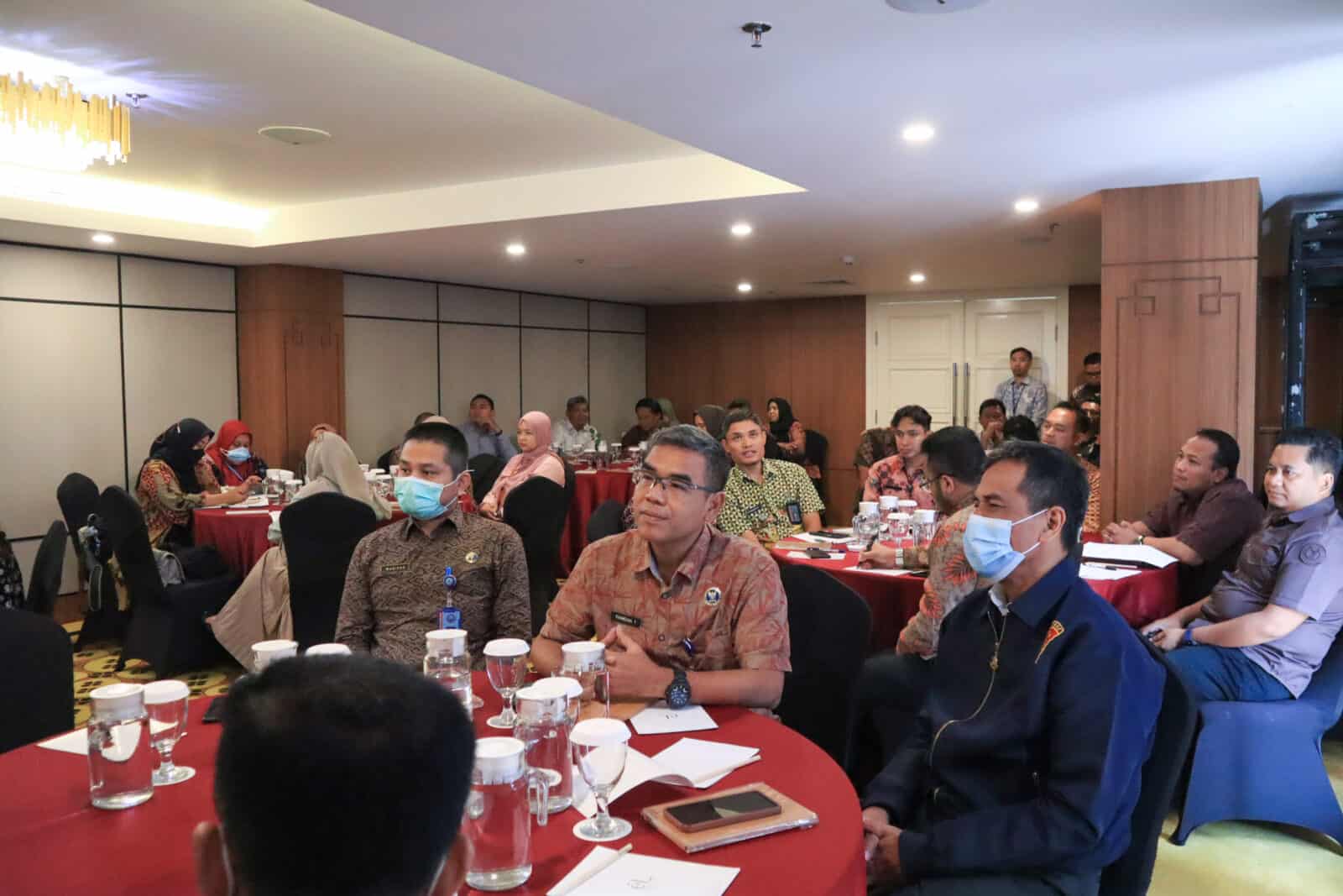 Seminar Tindak Lanjut Undang-Undang Narkotika. Seminar Tindak Lanjut Undang-Undang Narkotika.