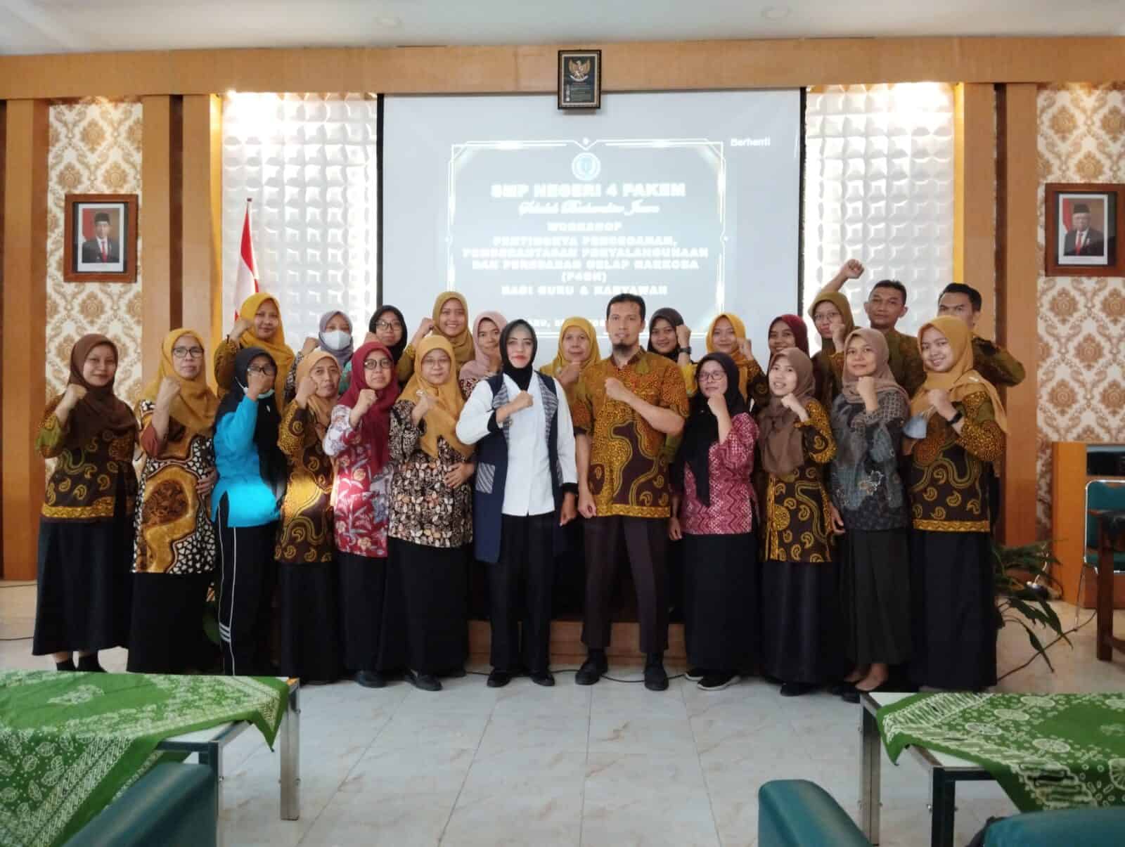 Kepala BNNK Sleman Berikan Sosialisasi P4GN Kepada Pegawai SMP N 4 Pakem Kepala BNNK Sleman Berikan Sosialisasi P4GN Kepada Pegawai SMP N 4 Pakem