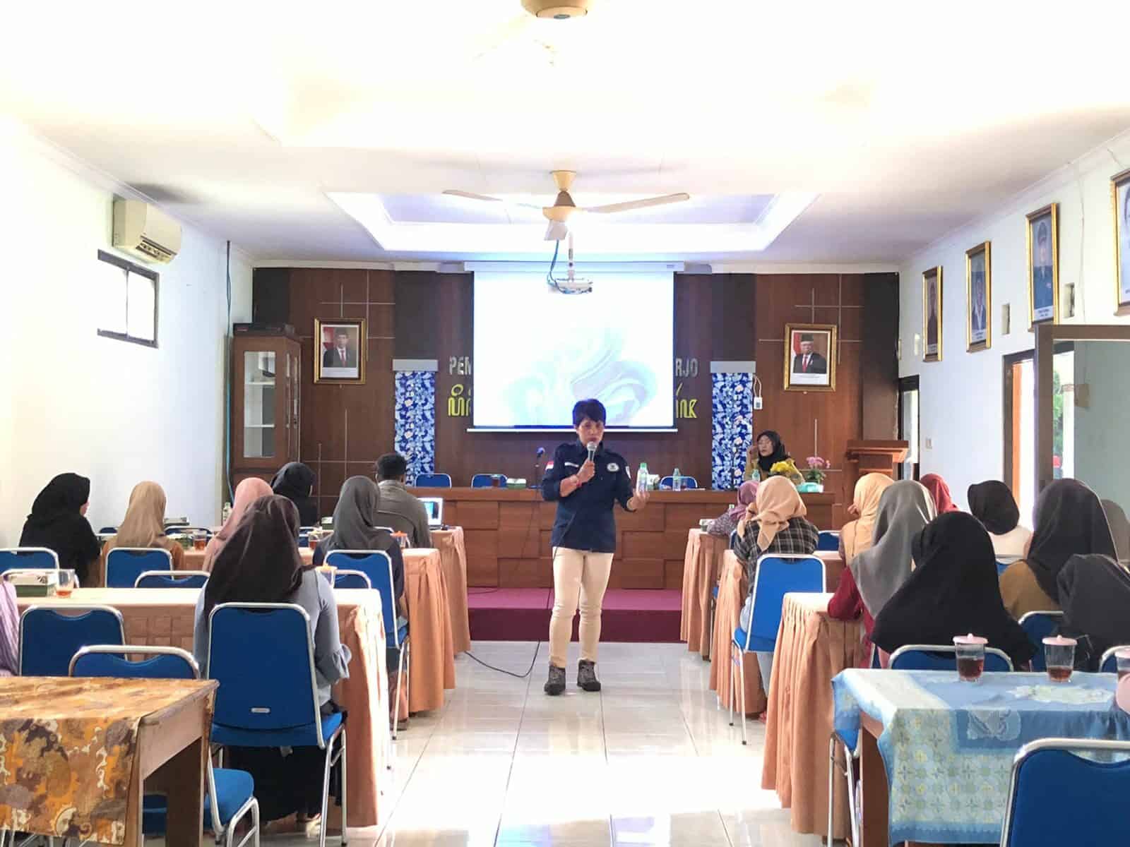 **Sosialisasi KRISNA” Keluarga Indonesia Sehat Tanpa Narkoba” di Kalurahan Sumberharjo